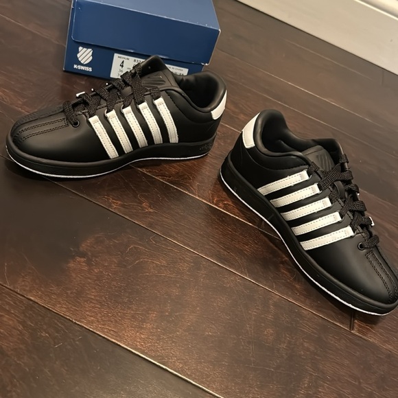 K-Swiss classic varsity low sneaker NIB 4 - Picture 4 of 8